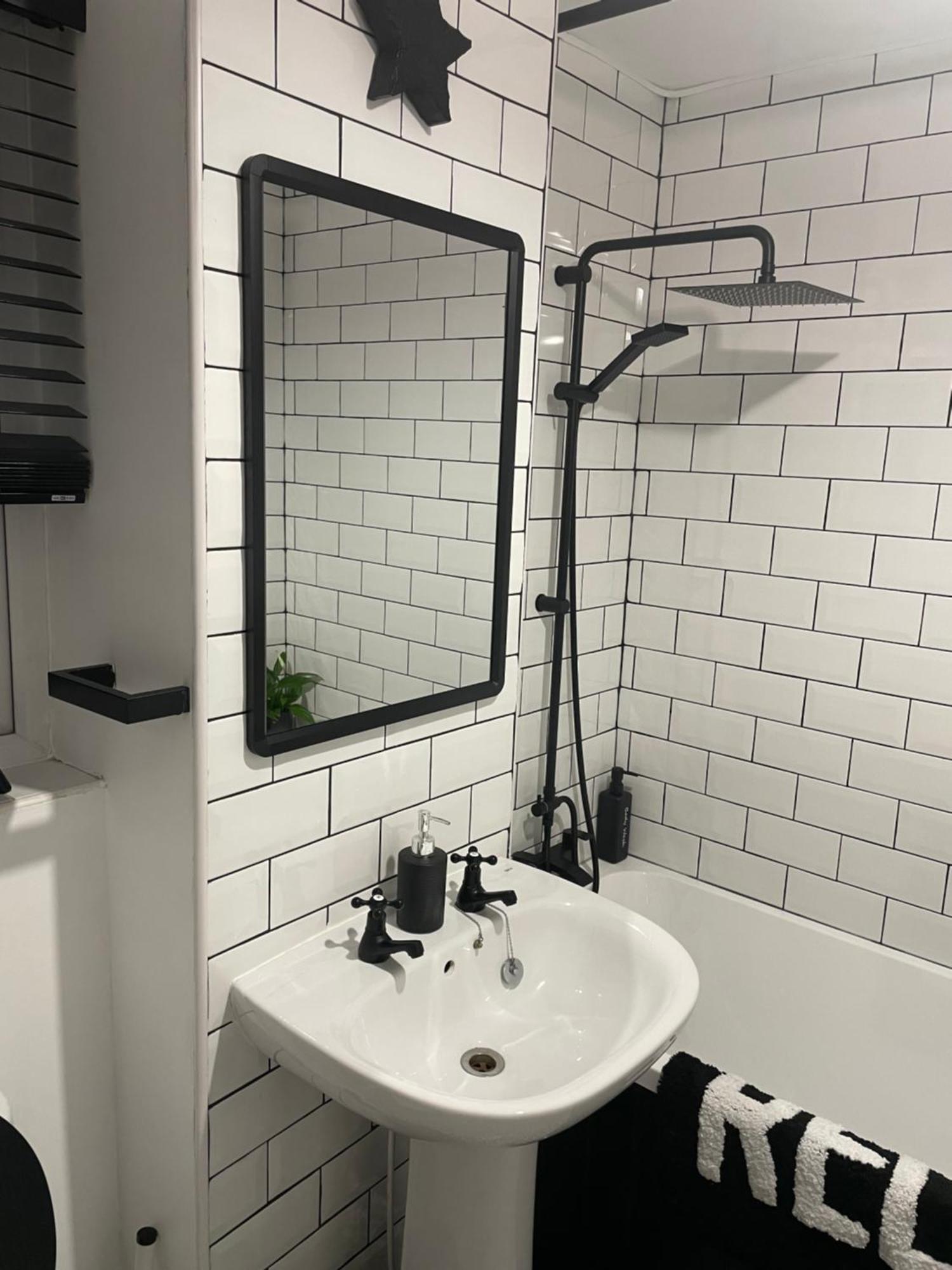 Cosy Home From Home With Private Bathroom - Free Parking คาร์ดิฟฟ์ ภายนอก รูปภาพ